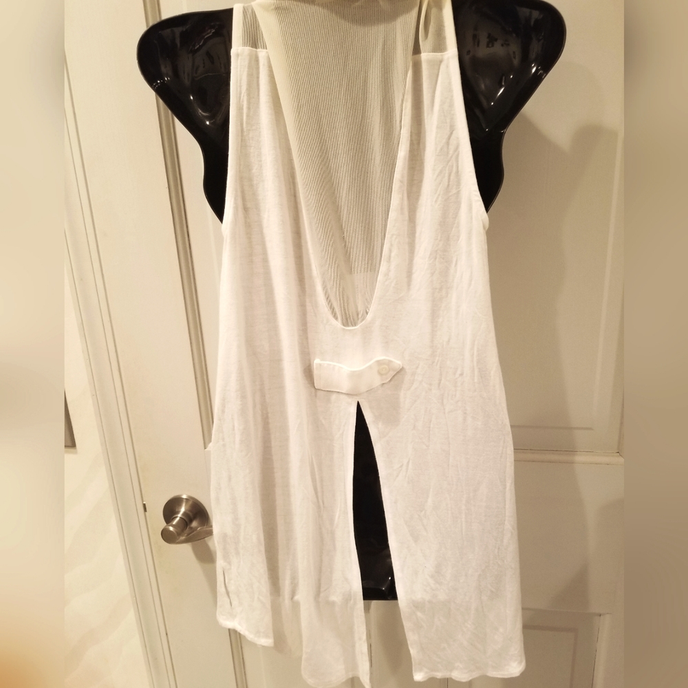White Zenana Top with V Shaped Top Sheer Back - Picture 6 of 9